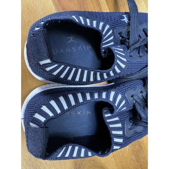 DANSKIN Peace Shoes Light Memory Foam, SIZE 5.5 Blue - Picture 7 of 8